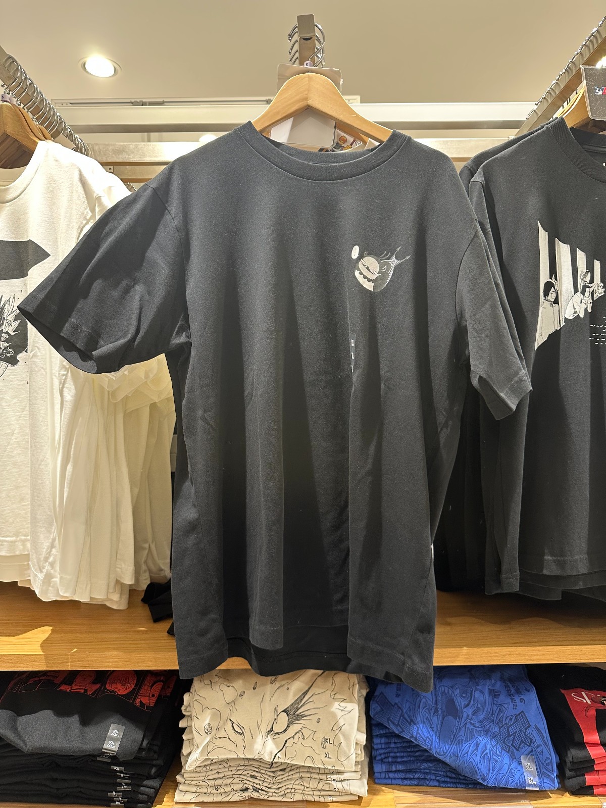 NWT UNIQLO UT MANGA SHUEISHA 100th Black Clover Black Graphic Short Sleeve TEE