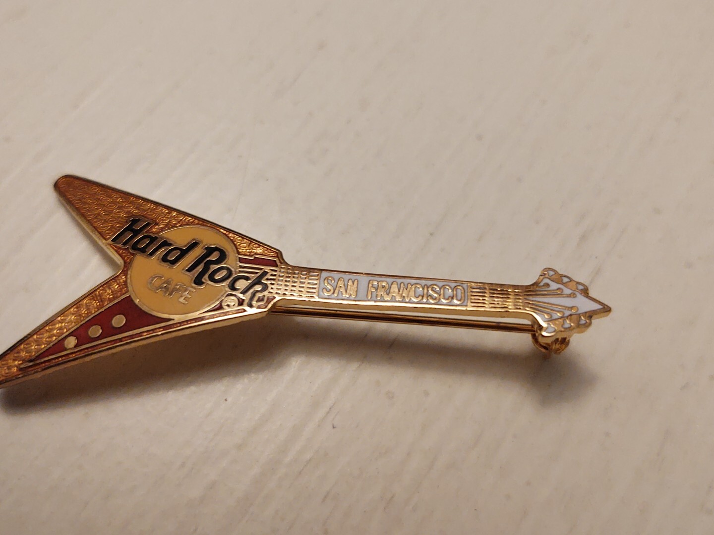 Hard Rock Cafe San Francisco Redish Gold Red Flying V Guitar Pin