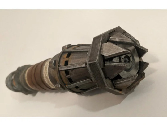 Rey Skywalker’s New Yellow Saber DIY Kit with Opening Emitter