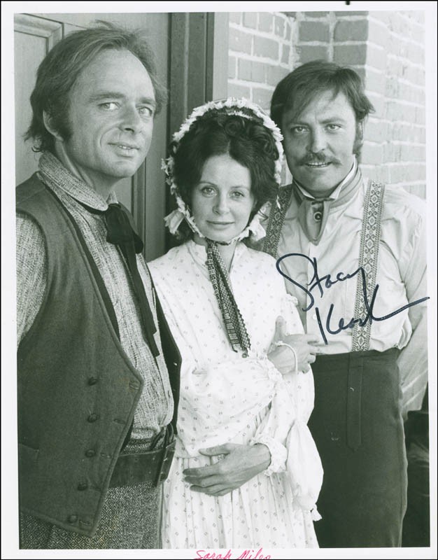 STACY KEACH – AUTOGRAPHED SIGNED PHOTOGRAPH