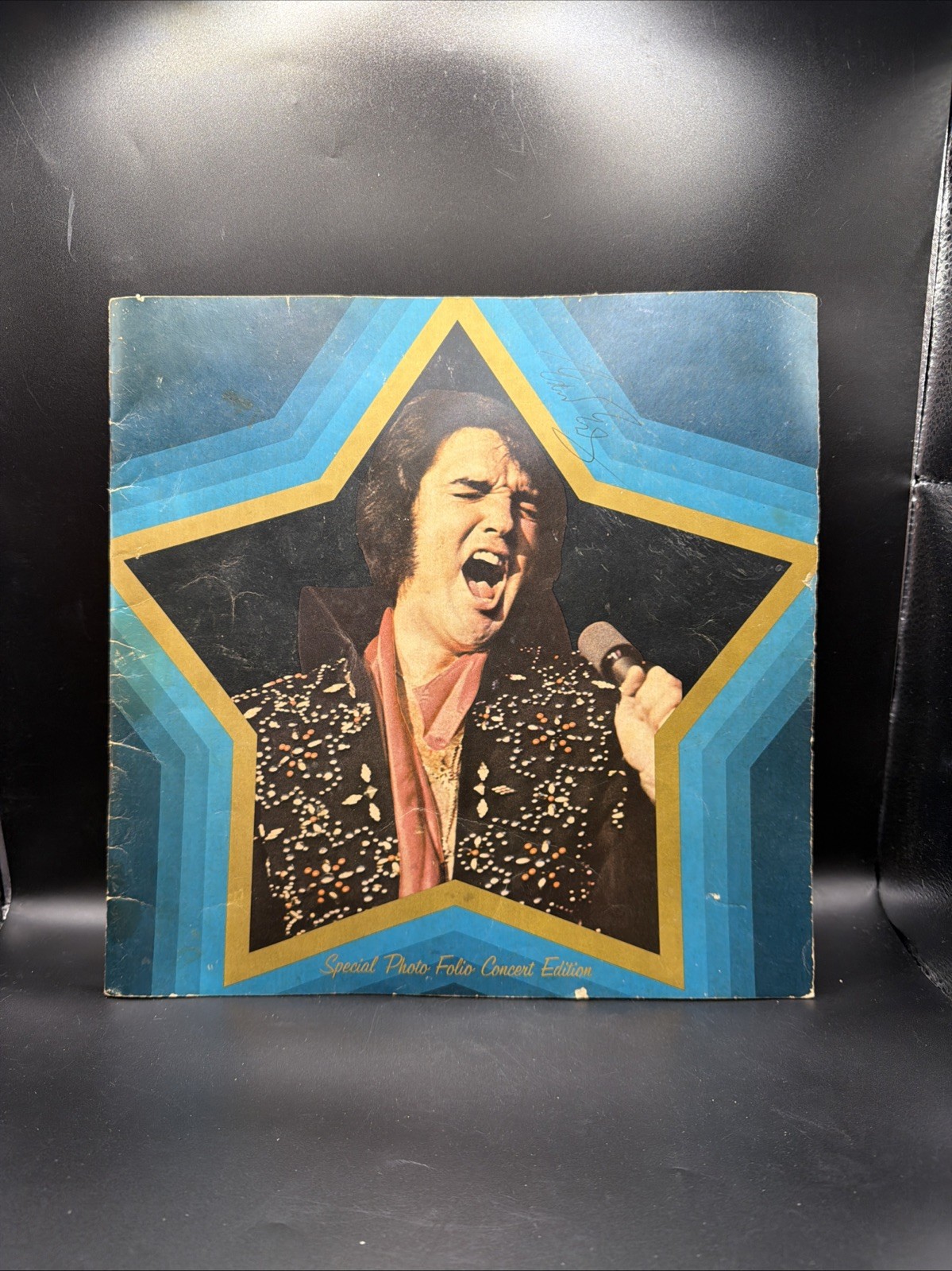 ELVIS PRESLEY 1974 Tour Concert Program Tour Book Blue Signed Not Authenticated