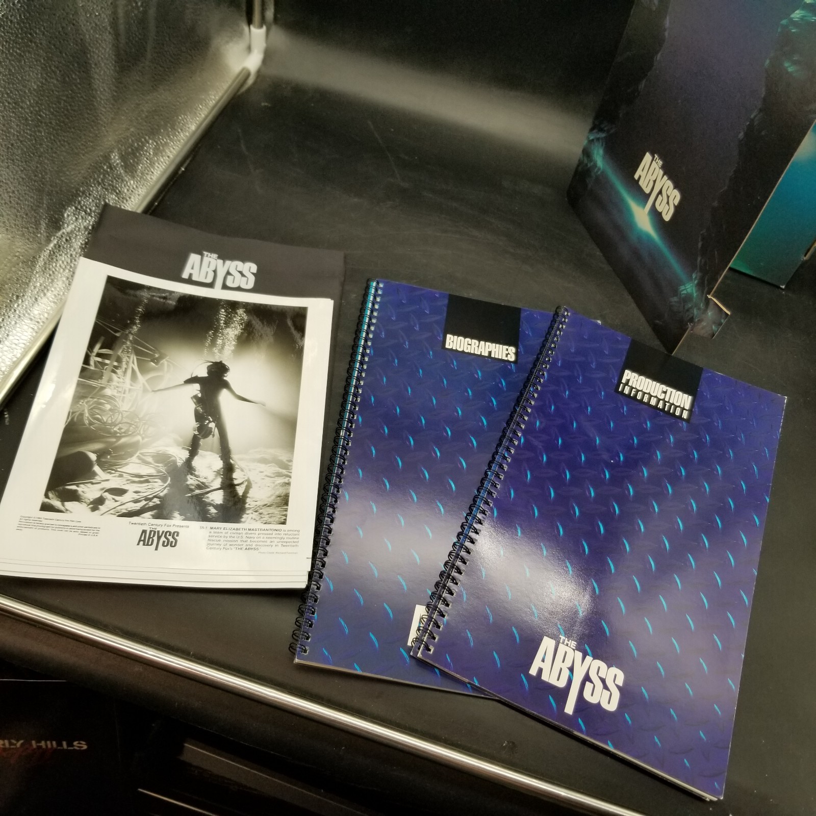 THE ABYSS 1989 Movie Press / Promo Kit Binders Photos Production Biography Book