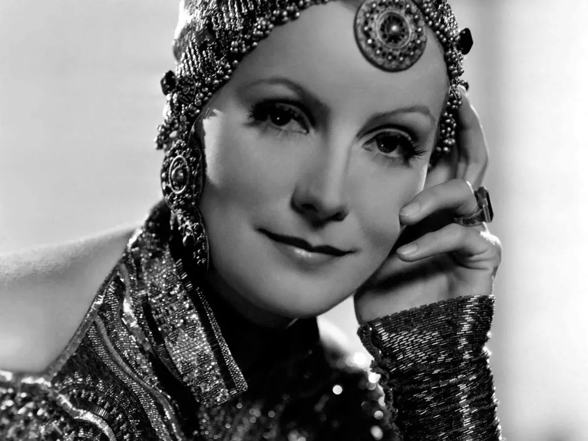 A Greta Garbo Black And White Hand On The Side Of Head 4×6 Picture Photo Print