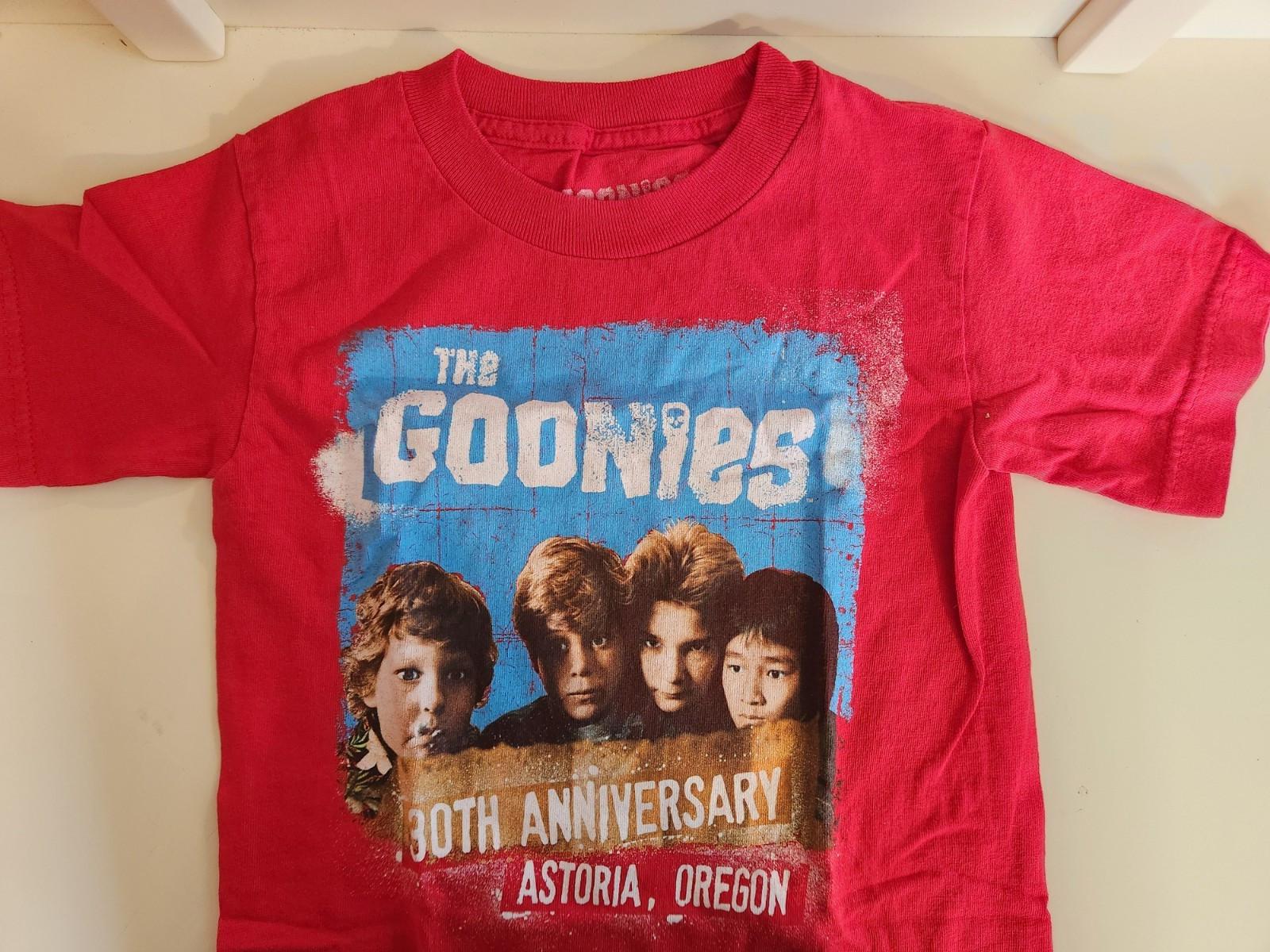 The Goonies T Shirt Youth S 30th Anniversary 2015 Graphic Astoria Oregon Red PC