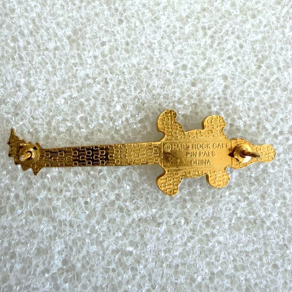Hard Rock Café FT. LAUDERDALE SUNRISE 1999 Alligator Guitar Pin