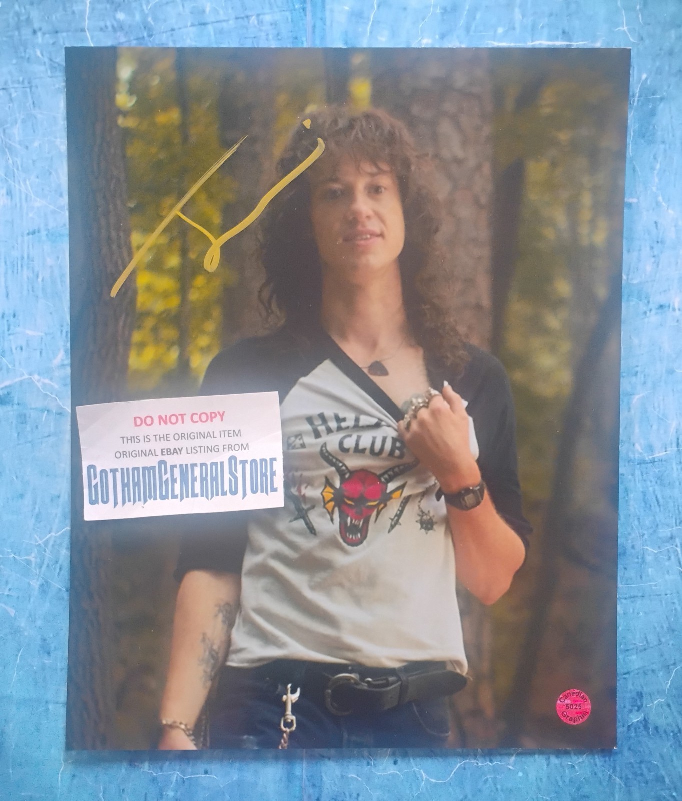 Joseph Quinn Hand Signed 8×10 Photo COA Stranger Things NO US TARIFF