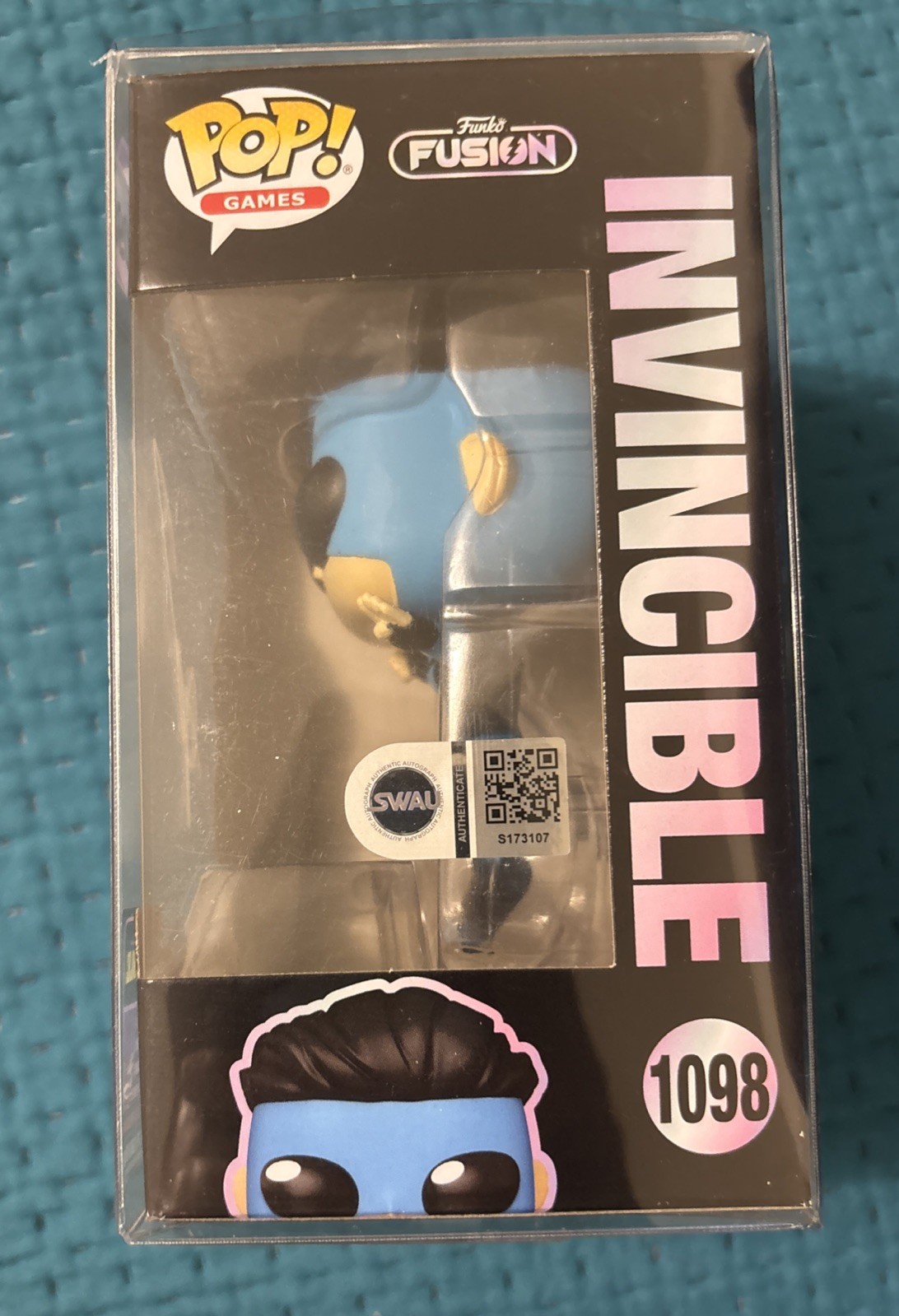 Signed/autographed Robert Kirkman Invincible Funko Pop #1090 SWAU Authenticated