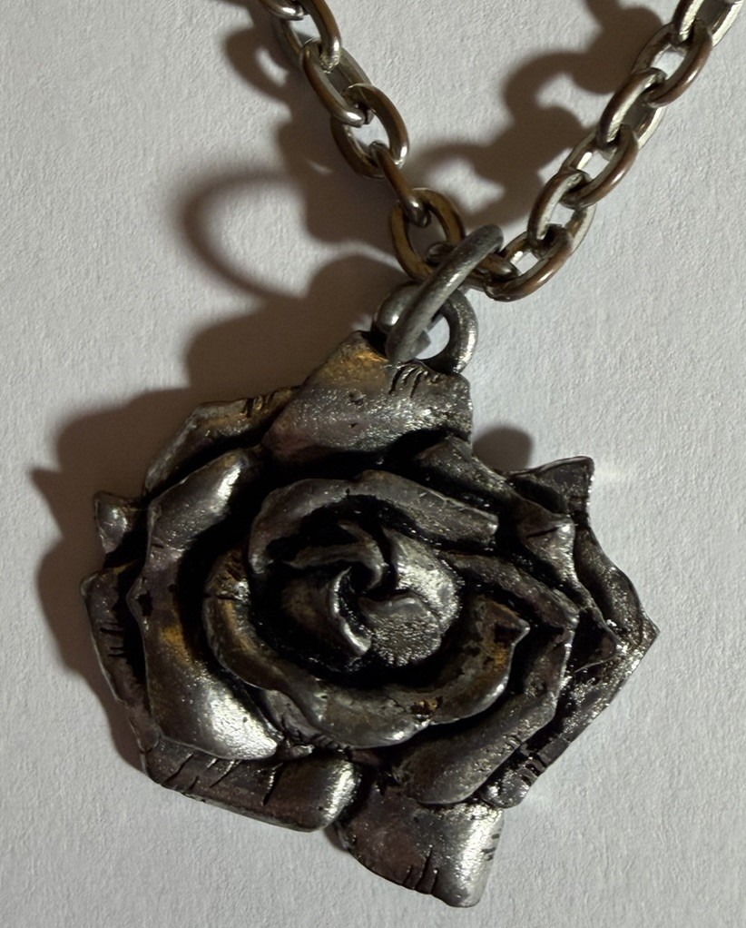 The Cure Dream Tour 2000 Rose Necklace Rare Original Tour Merchandise