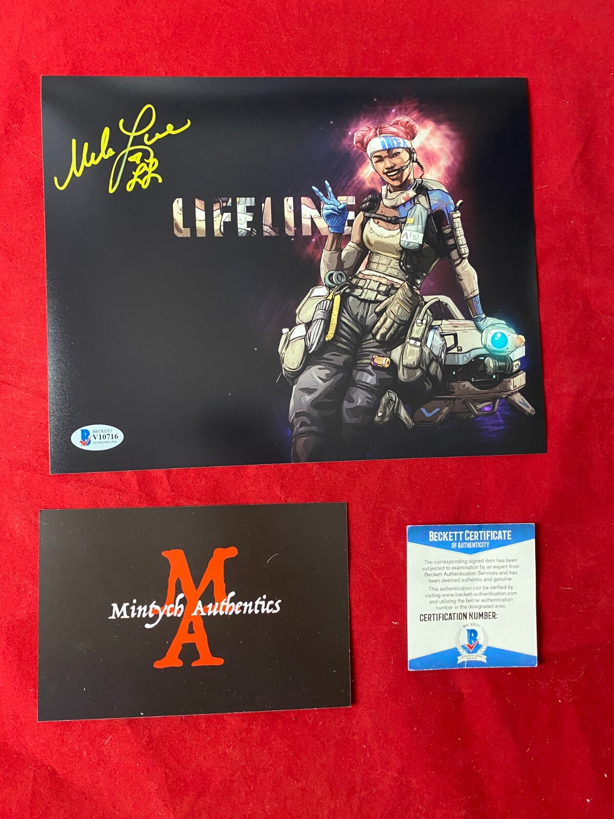 MELA LEE APEX LEGENDS AUTOGRAPHED SIGNED 8×10 PHOTO! AJAY CHE! LIFELINE! BECKETT