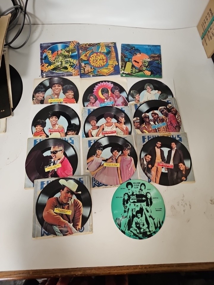 Lot Of Cardboard PICTURE DISC 45’s Records.