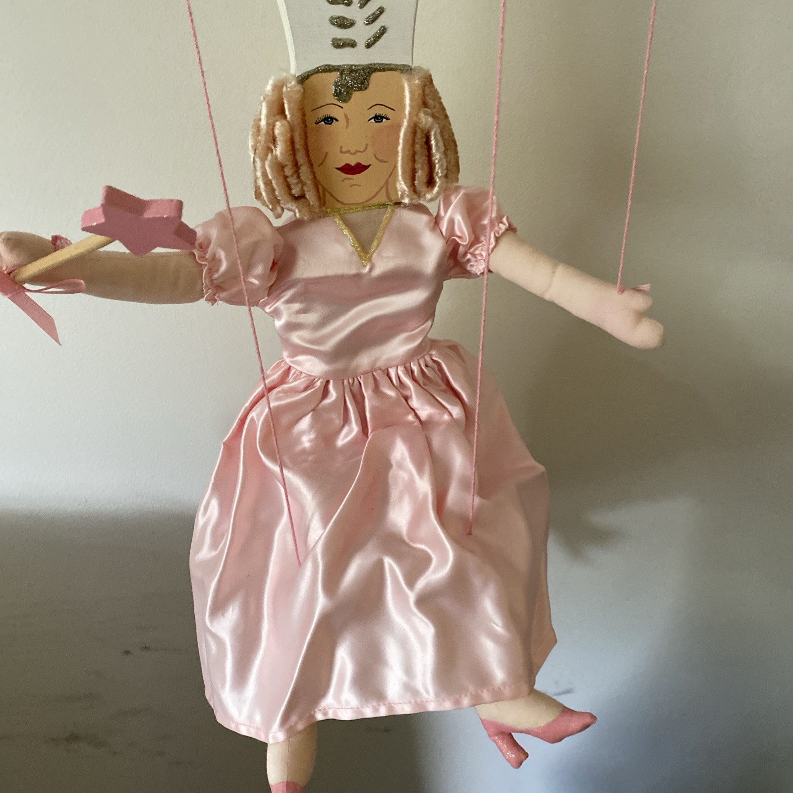 HTF W of Oz GLINDA The GOOD WITCH ( Billie Burke) Hanging Decorative EUC