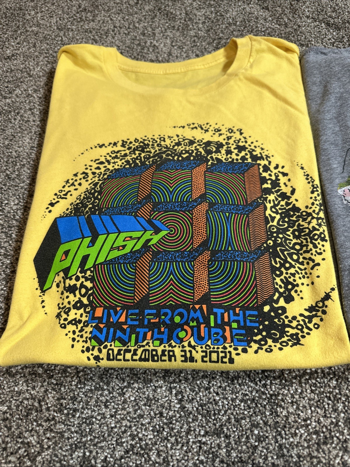 Phish Winter & Summer 2021 Lot Of 2 T-shirts Size Large Yellow/Gray