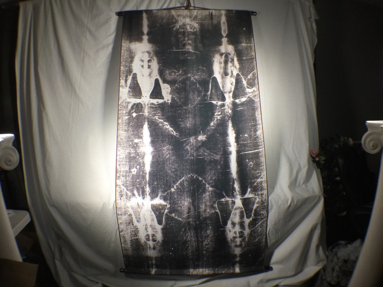 Shroud of Turin, Full Size Body, Negative on Linen Cloth, 6 x 3 Feet, Book, Sign