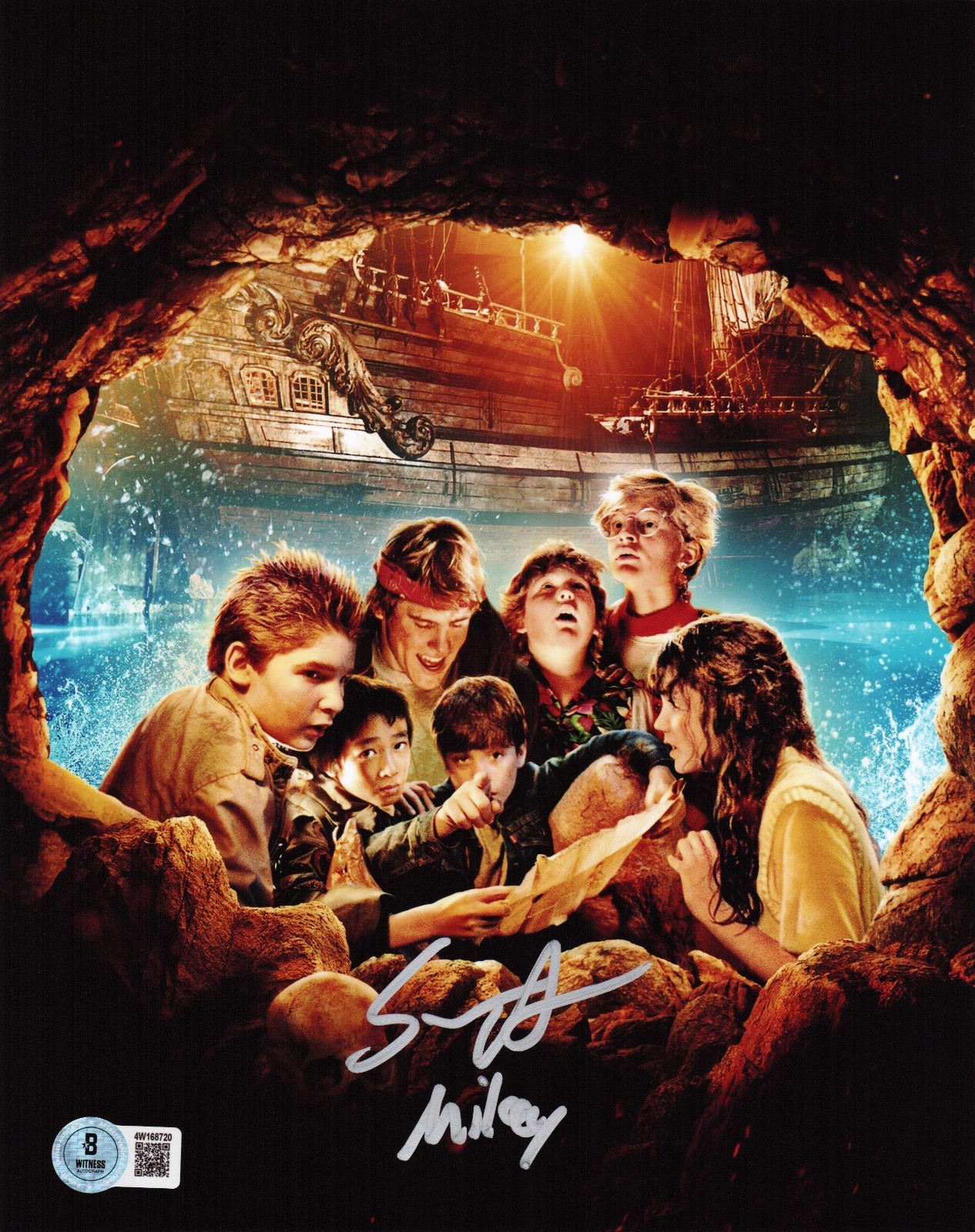 Sean Astin Signed 8×10 Photo The Goonies Authentic Autograph Beckett Witness