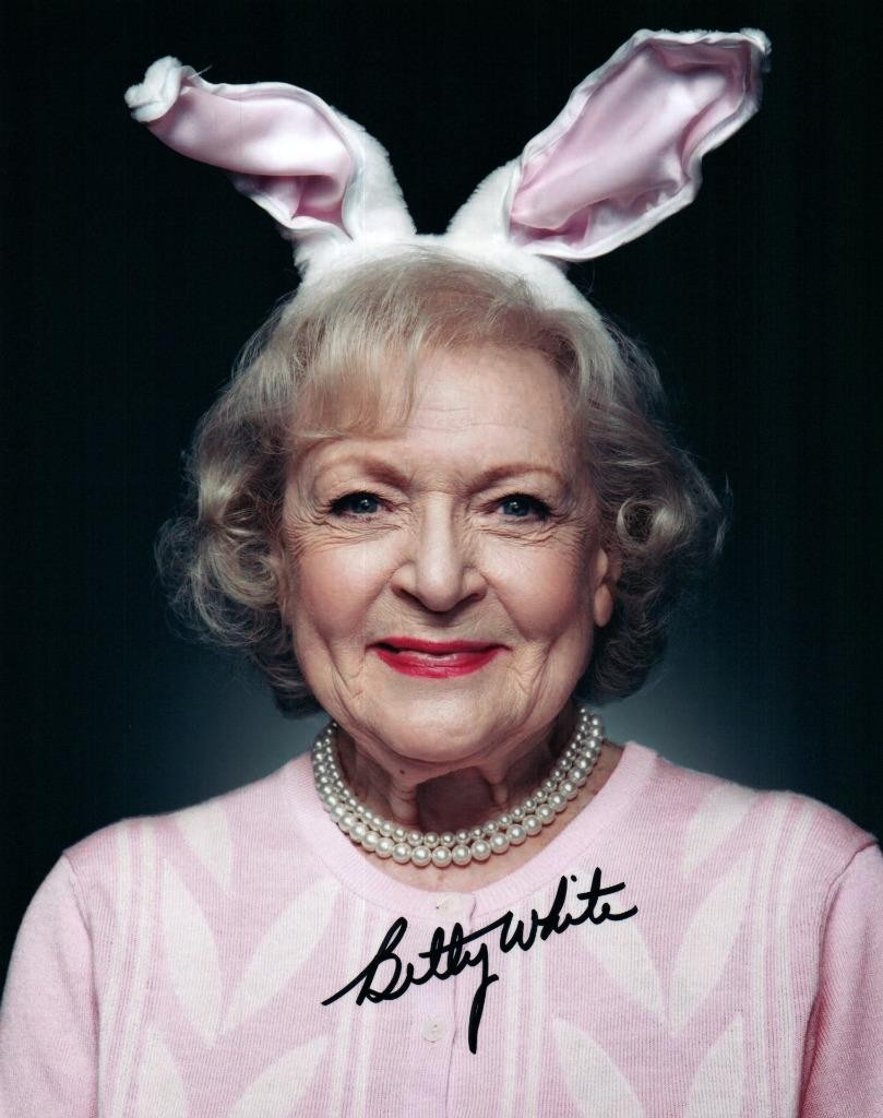 Betty White signed 8×10 Photo Picture autographed with COA