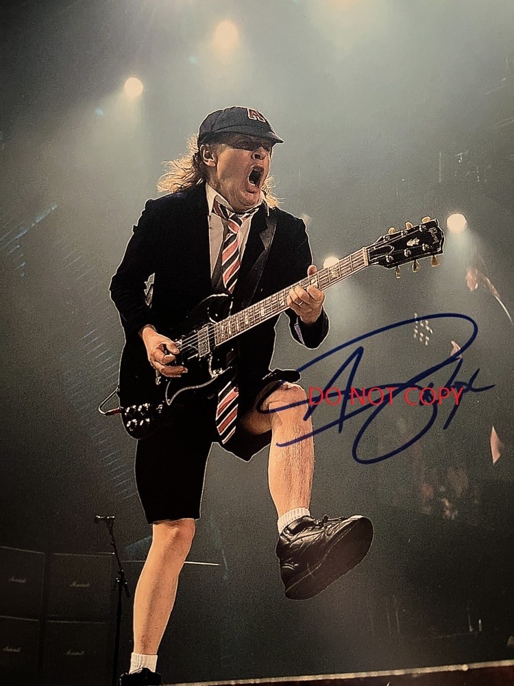 ANGUS YOUNG – LIVE – AC/DC Autographed Signed 8×10 Reprint Photo #3 !!