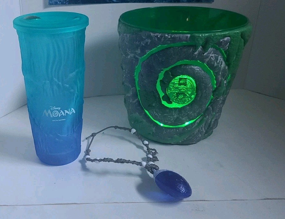 New Disney Live Action Moana Heart Te Fiti Necklace Popcorn Bucket Cup LED Lot