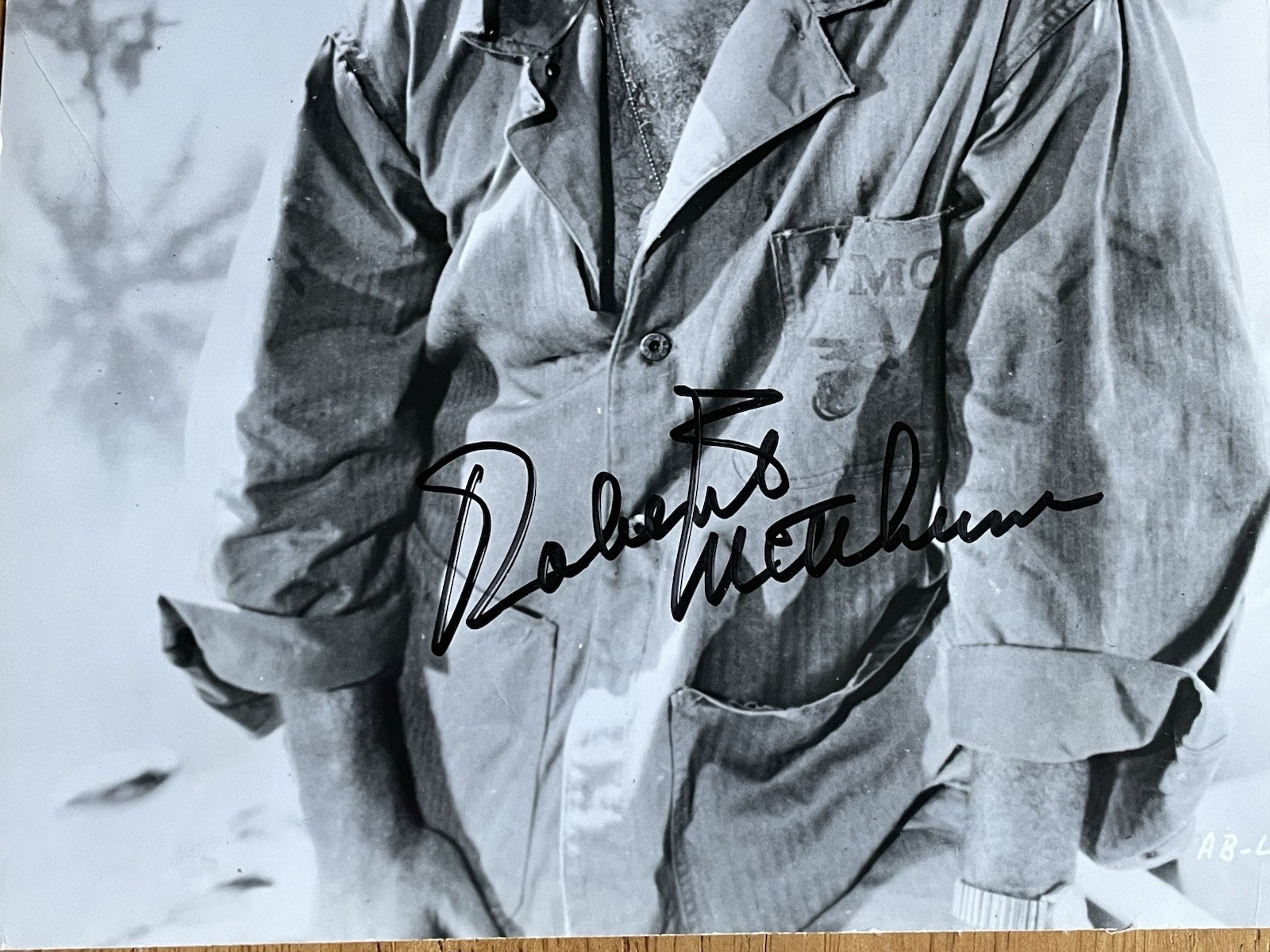 Legendary Actor Robert Mitchum Autograph Photo “Heaven Knows, Mr. Alison”