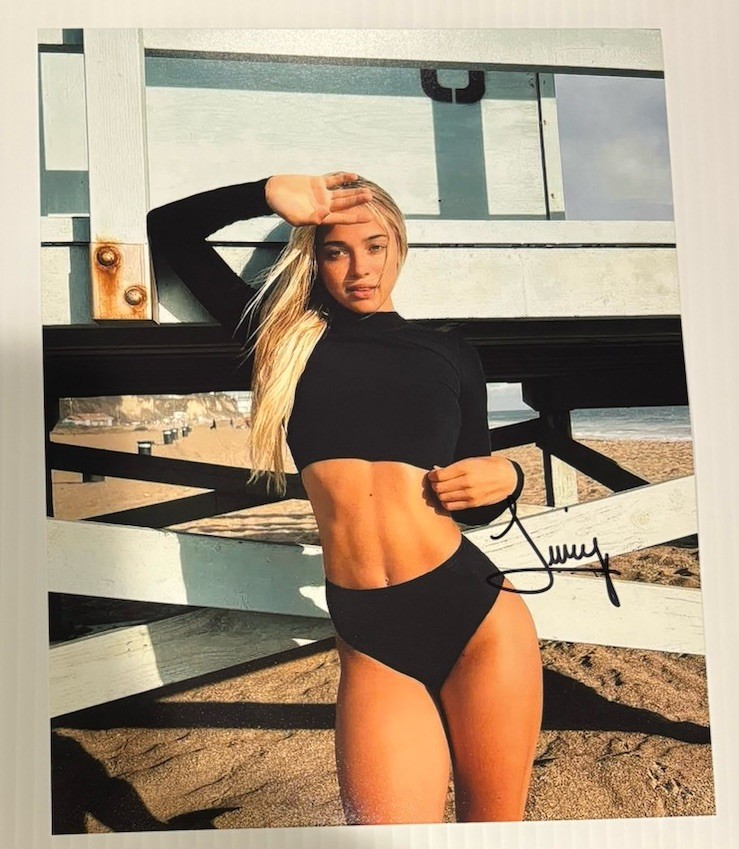 Livvy Dunne Beautiful Sports Illustrated Model Signed Autographed 8×10 Photo