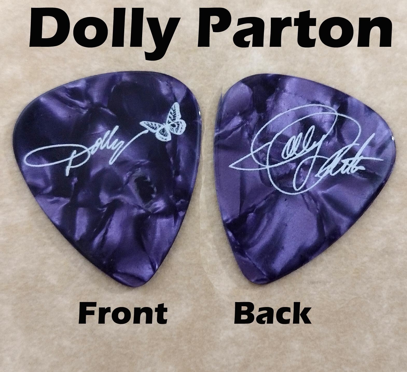1 Dolly Parton Classic Country artist novelty signature guitar pick (q-2363)