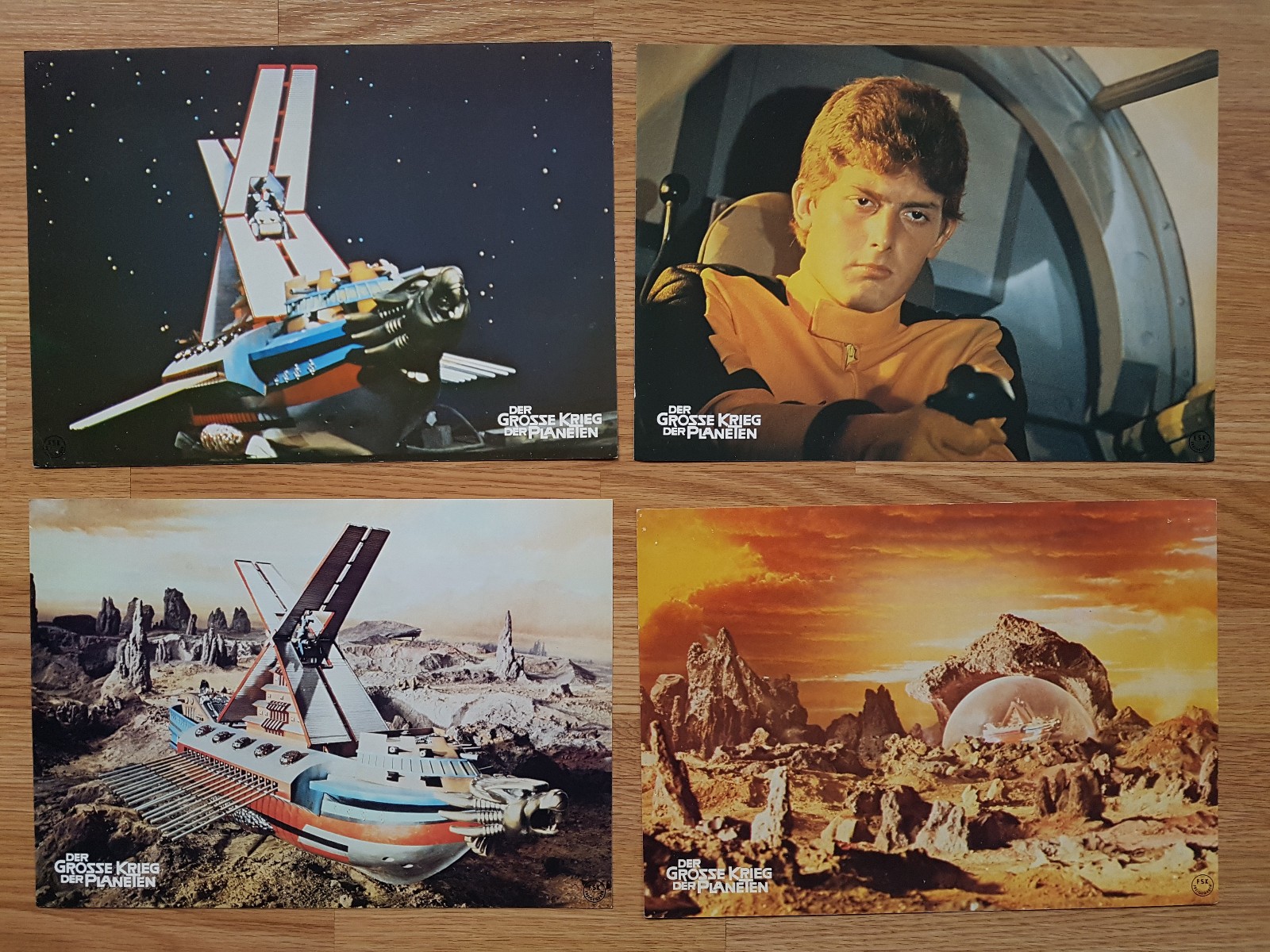 THE WAR IN SPACE – 4 German lobby cards 1977 – Wakusei daisenso JAPAN sci-fi