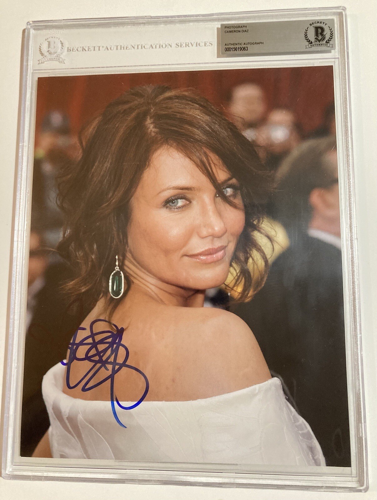 Cameron Diaz Signed 8×10 Photo BAS Encapsulated Autograph Beckett.