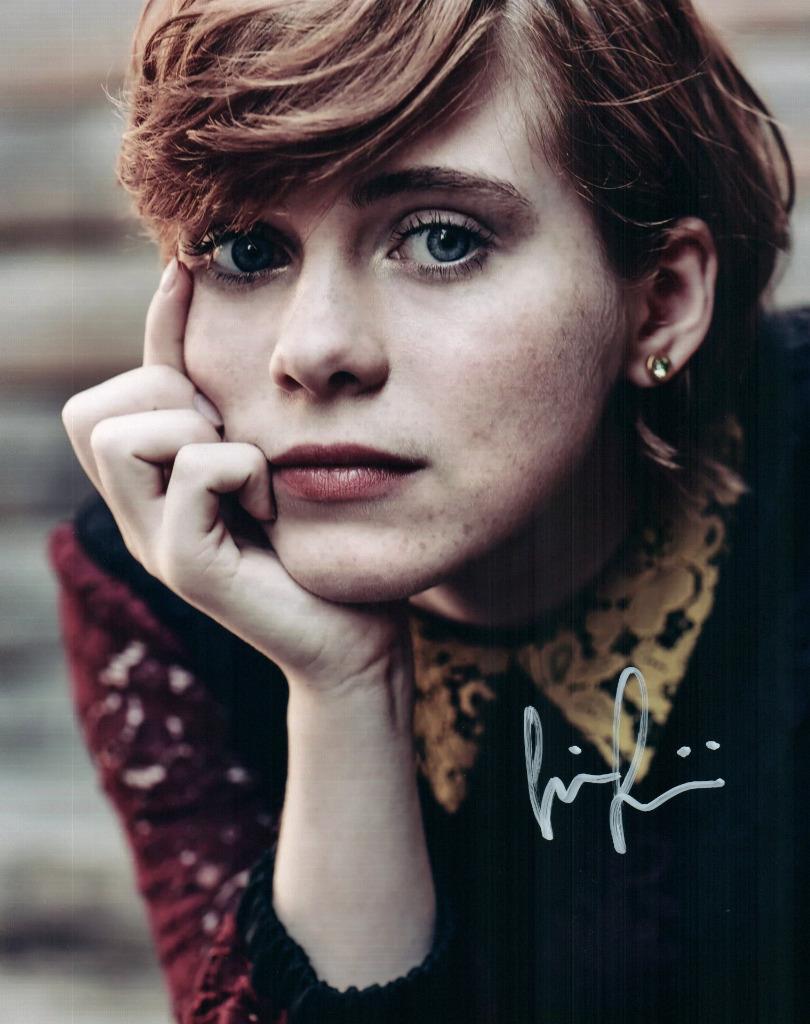 Sophia Lillis 8×10 Autographed Signed Photo Good Looking and COA