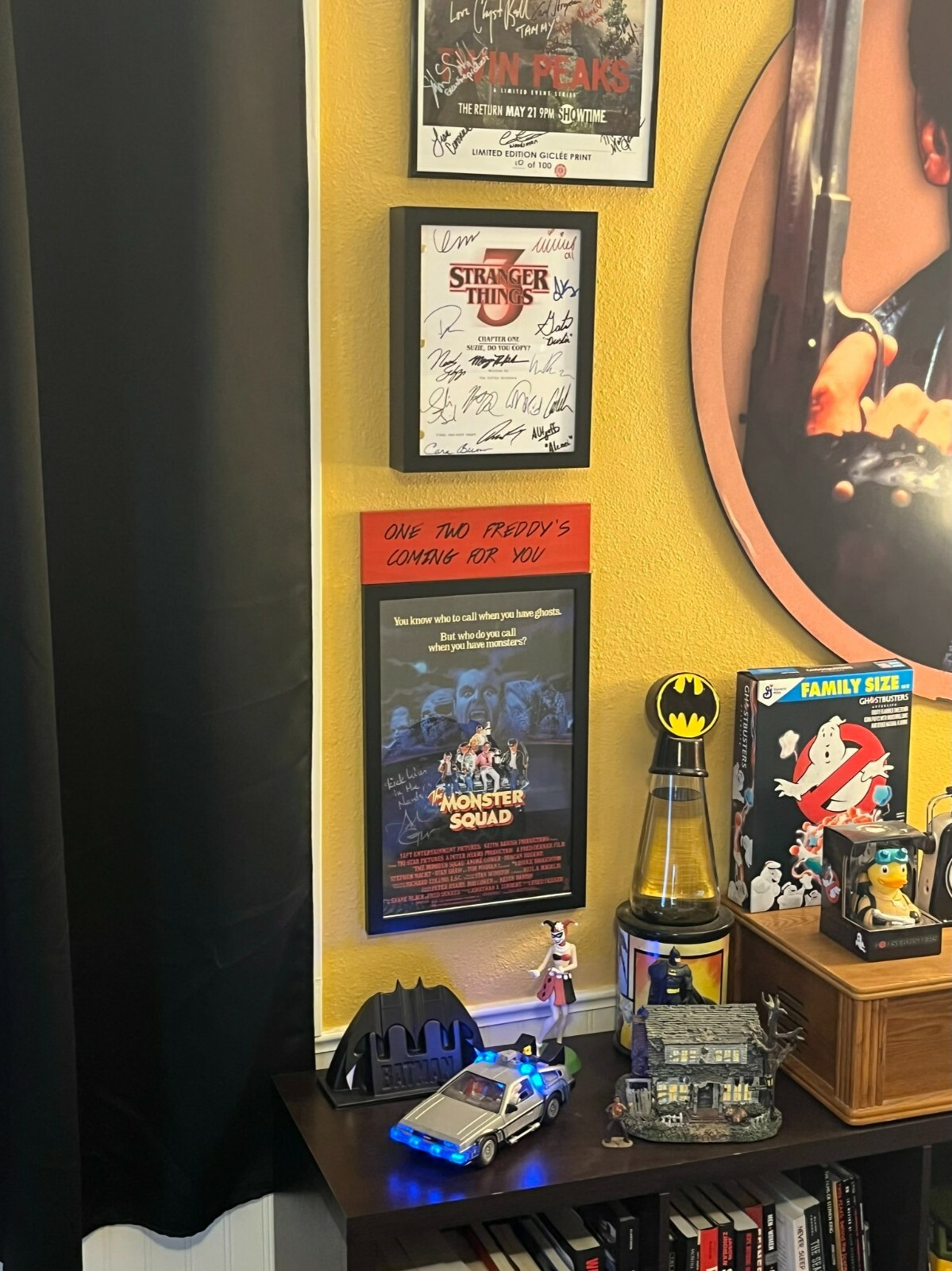 Stranger Things 3 Script Signed- Suzie, Do You Copy?- Autograph Reprints