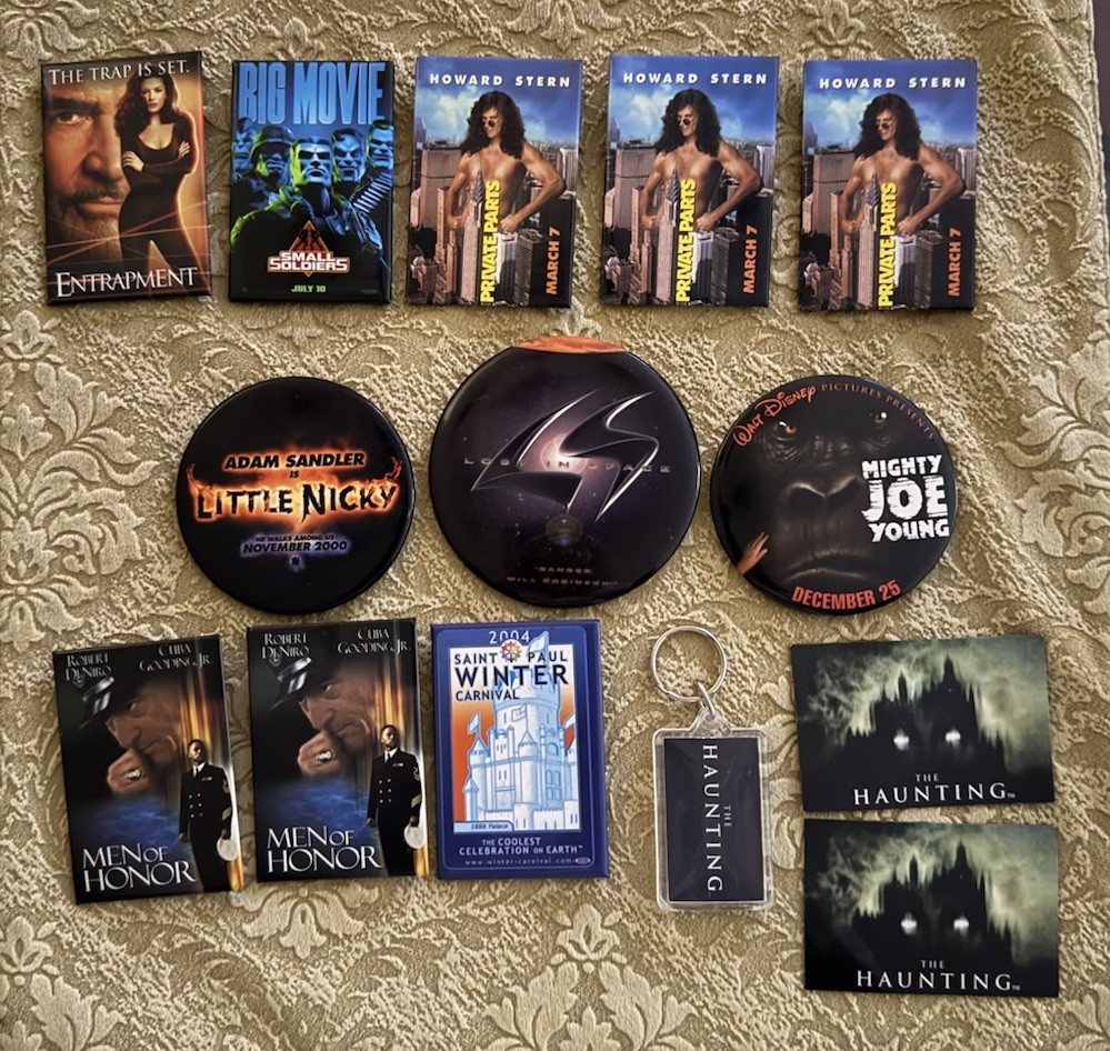 Movie Promo Pins, Magnets, Keychain. Little Nicky, Small Soldiers Lot Of 14