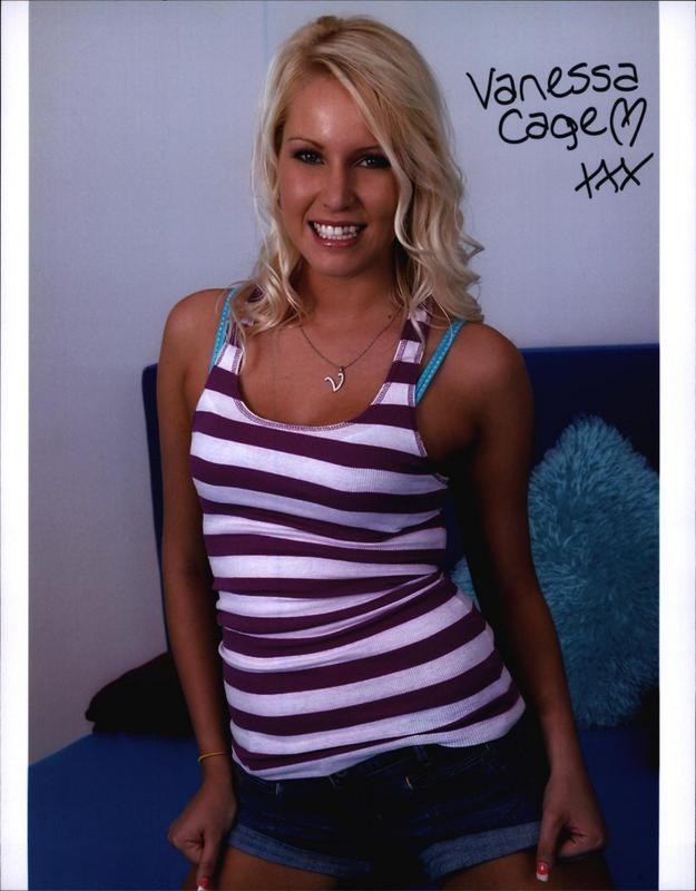 Vanessa Cage signed model 8×10 Photo -PROOF- -CERTIFICATE- (A10)