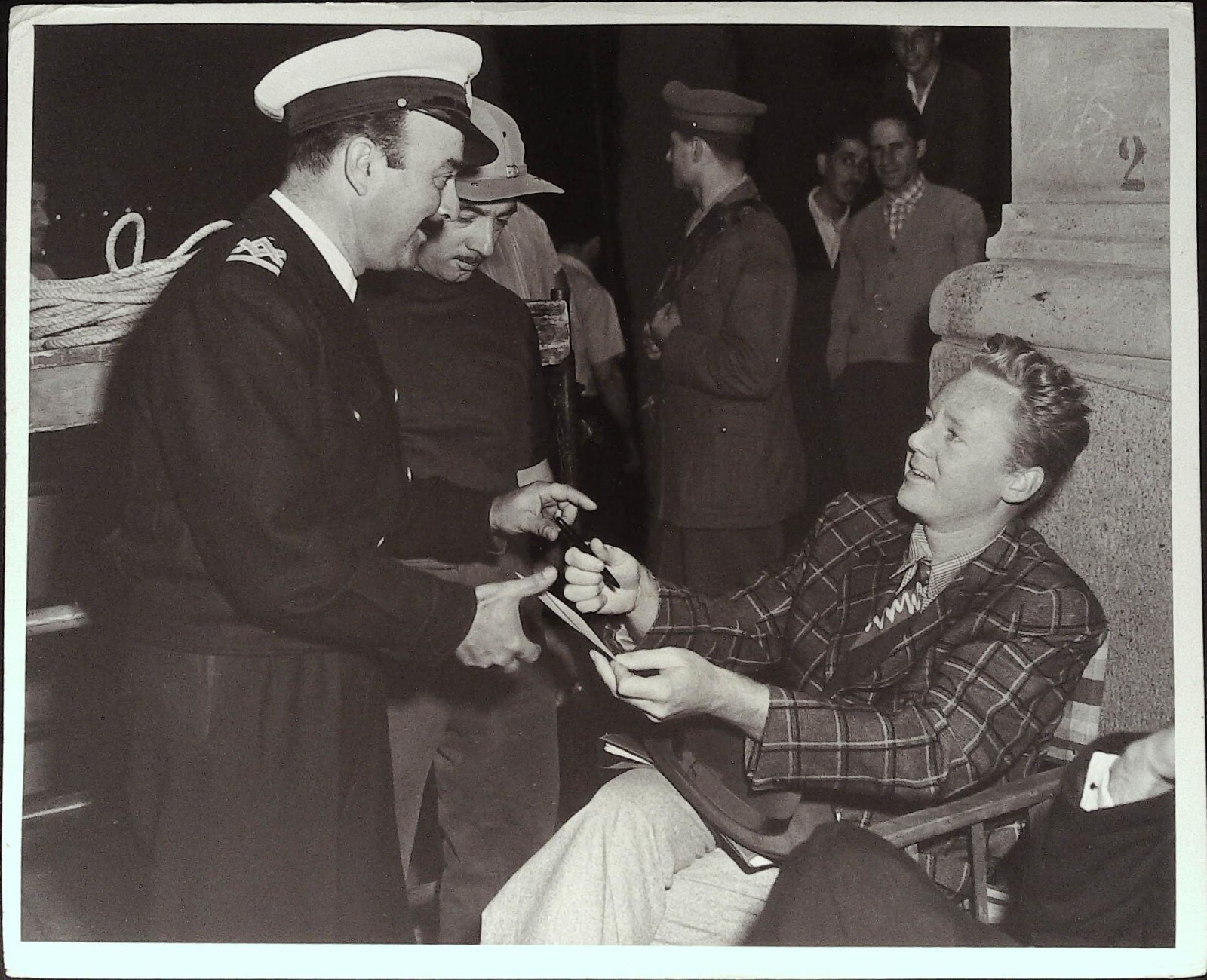When in Rome 8 X 10 Still 1952 Van Johnson Signing Autograph