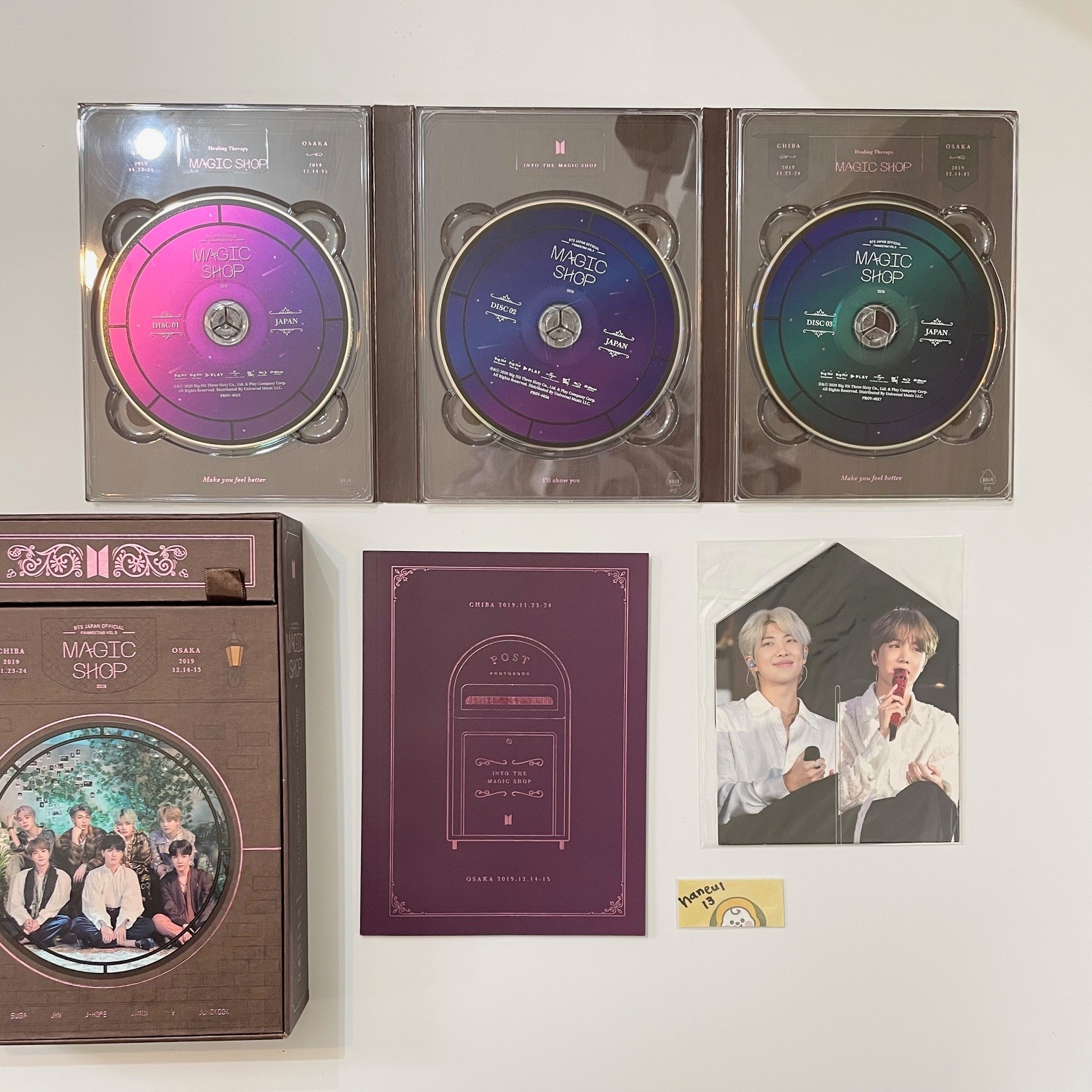 BTS MAGIC SHOP Japan Official Fanmeeting VOL.5 Blu-ray (No photo. Case damaged)