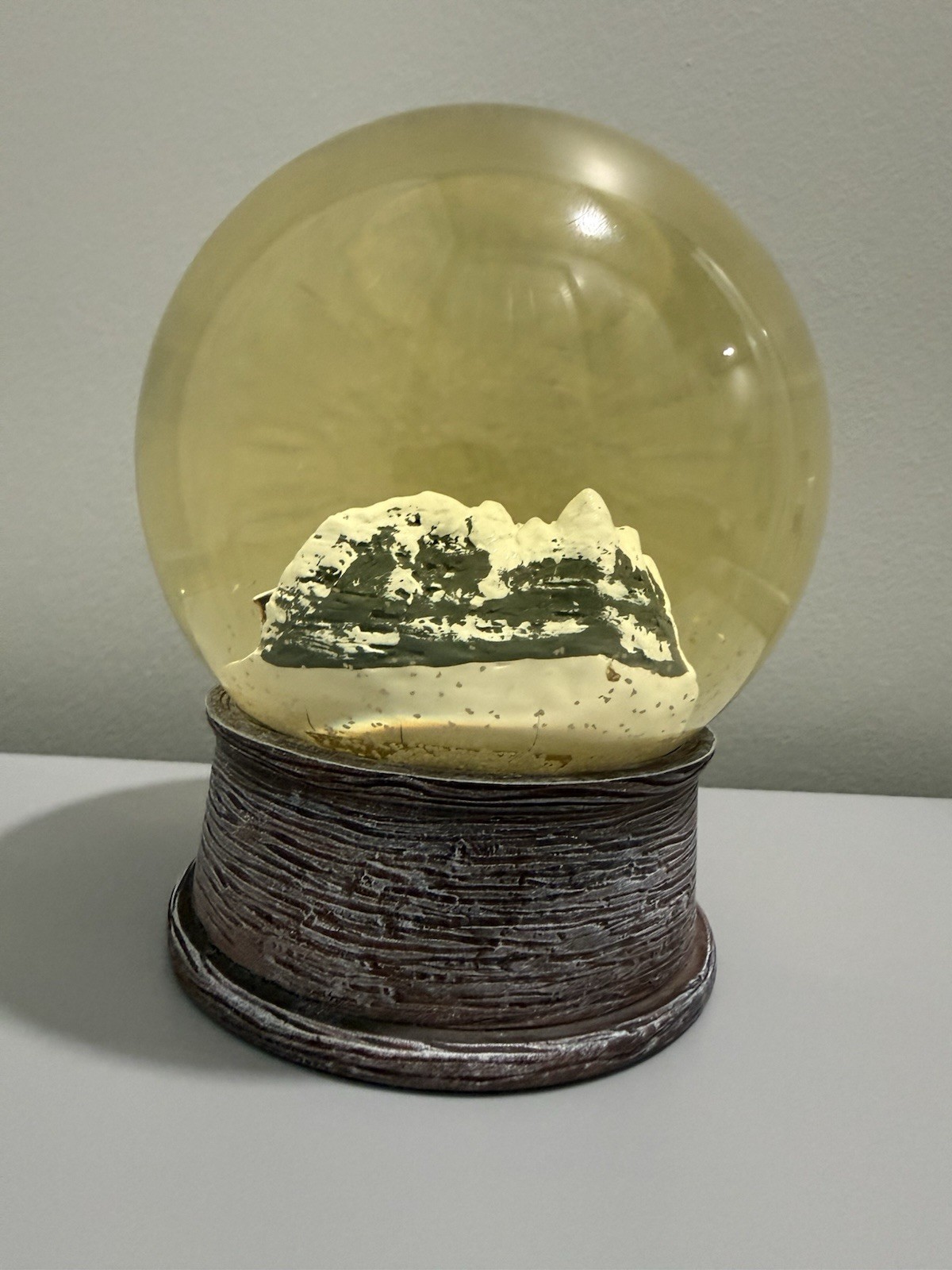 The Hateful Eight Snow Globe Crew Gift – Limited Edition, Extremely Rare
