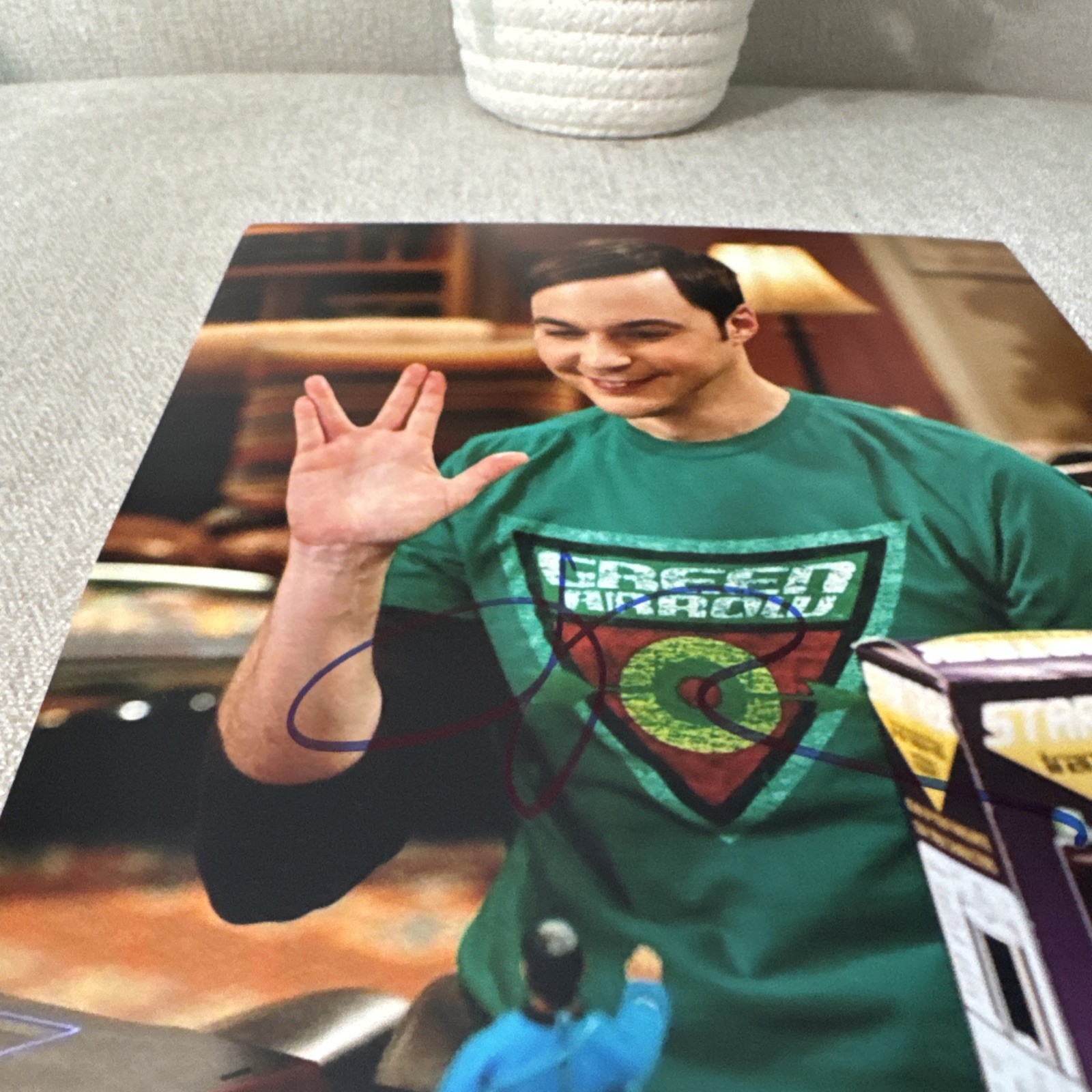 Jim Parsons signed Sheldon The Big Bang Theory 8×10 Autographed Photo w/COA Holo