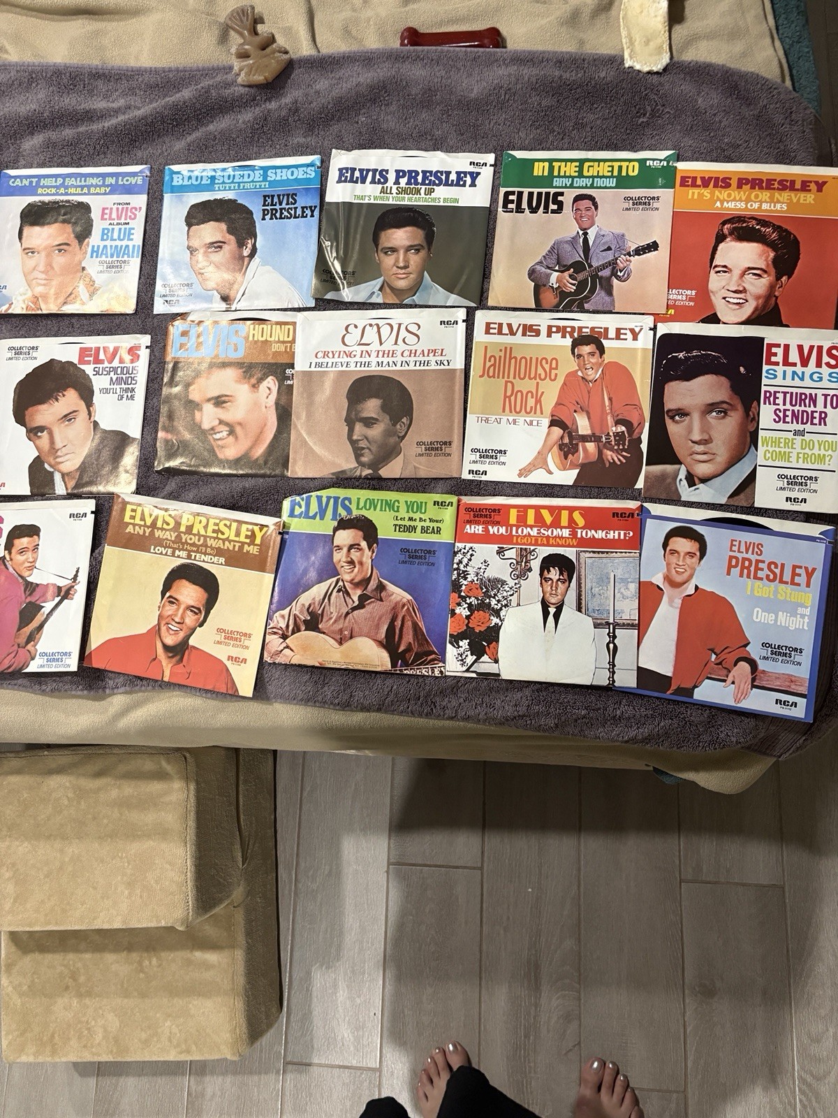 Elvis Presley Collector’s Series 15 Golden Records Singles Box, 45’s – 30 Hits