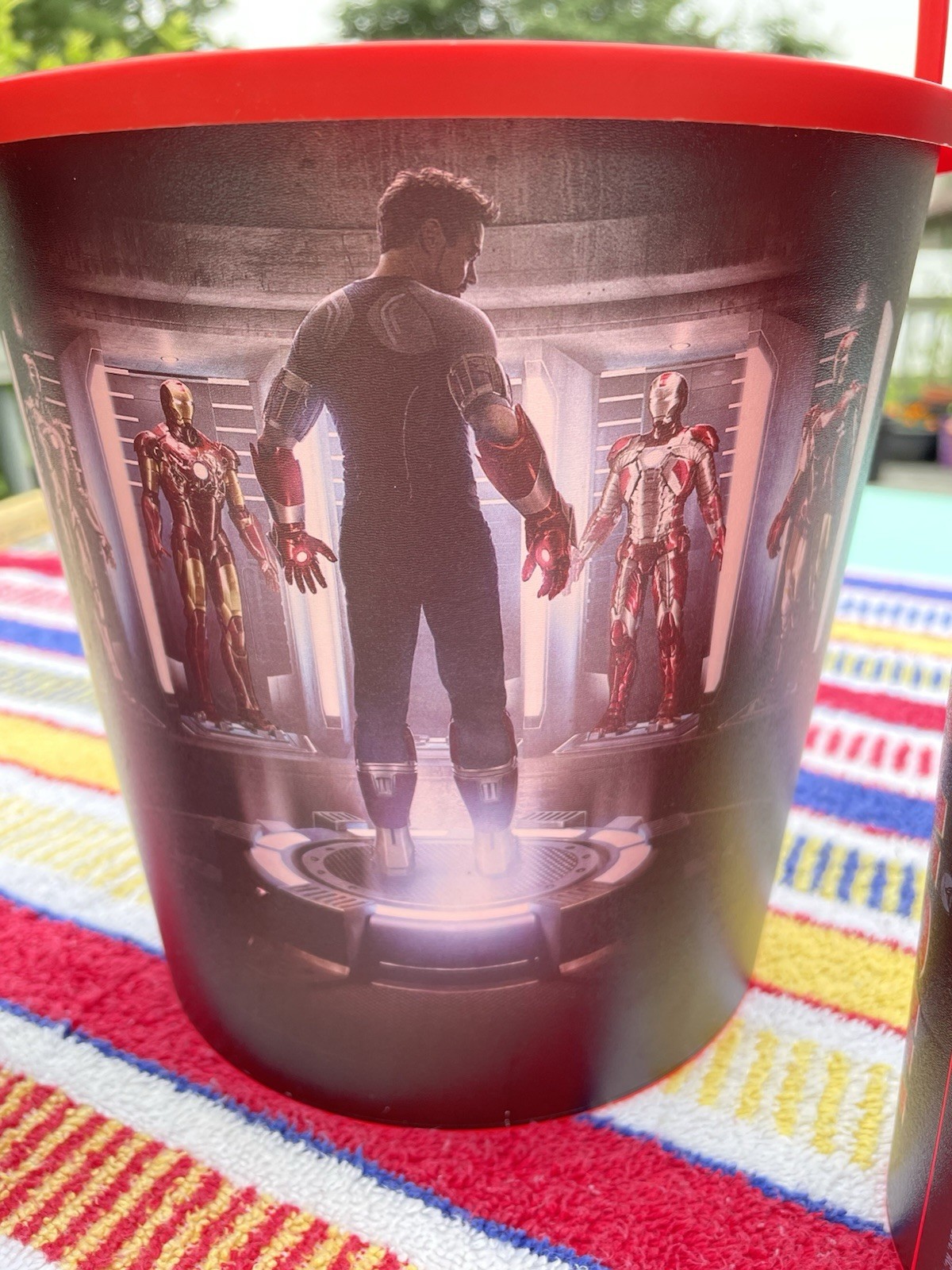Marvel Iron Man 3 – Plastic Popcorn Bucket with 2 Large Cups 2013