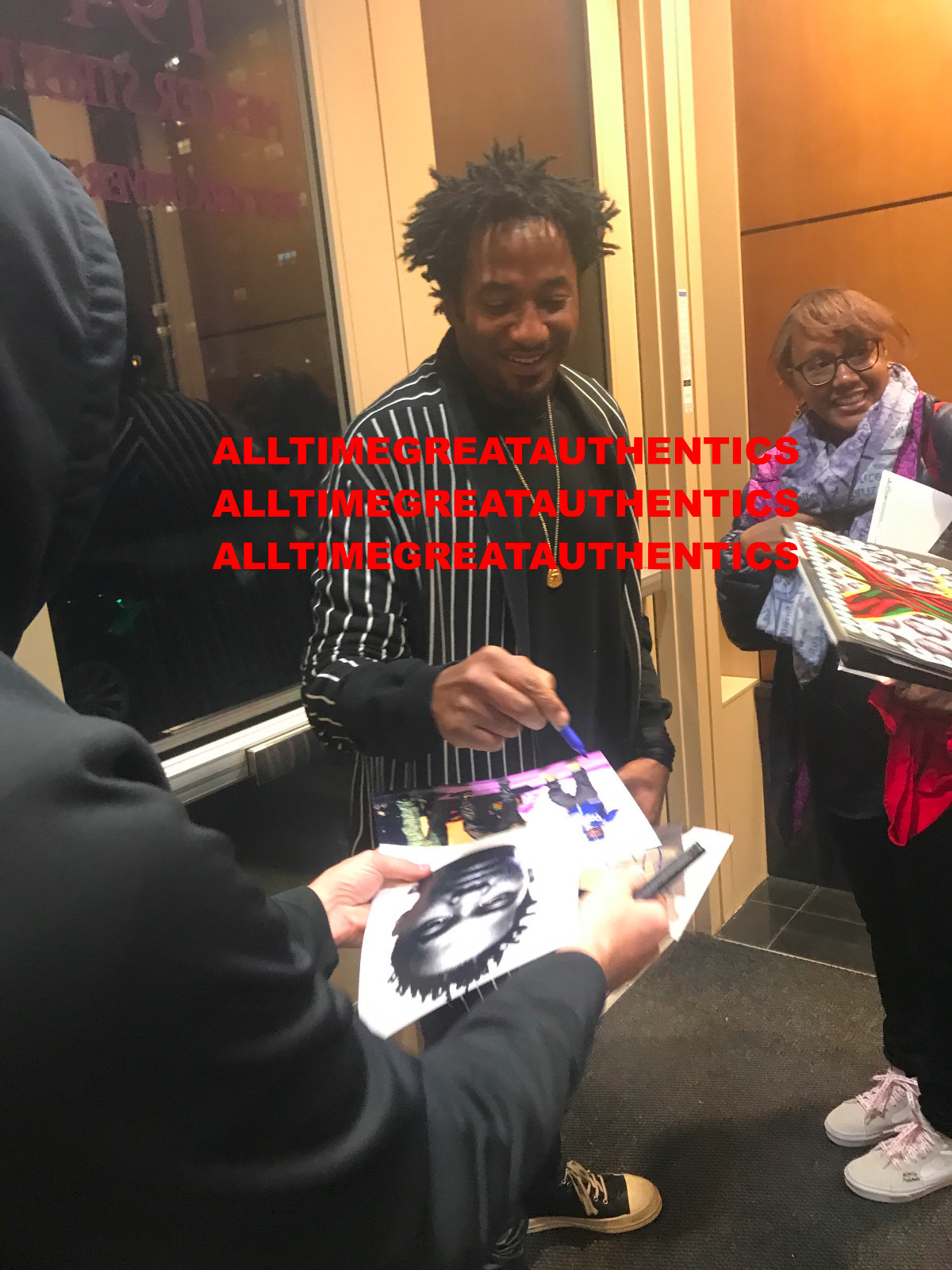 Q-TIP – A TRIBE CALLED QUEST SIGNED 8×10 PHOTO 4 HIP HOP ICON PROOF BECKETT COA