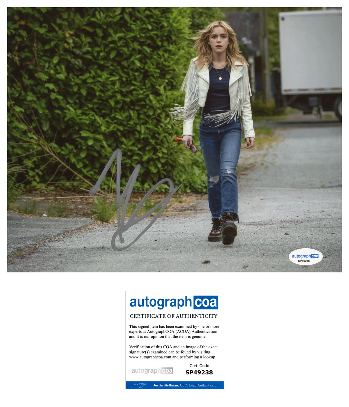 Kiernan Shipka ‘Totally Killer’ Signed 8×10 Photo ‘Jamie Hughes’ ACOA