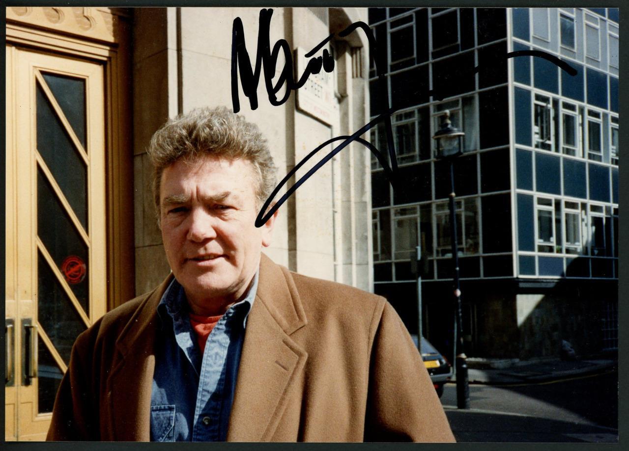 ALBERT FINNEY signed 5×7 photo | “Bourne Legacy” & “Erin Brockovich” – autograph