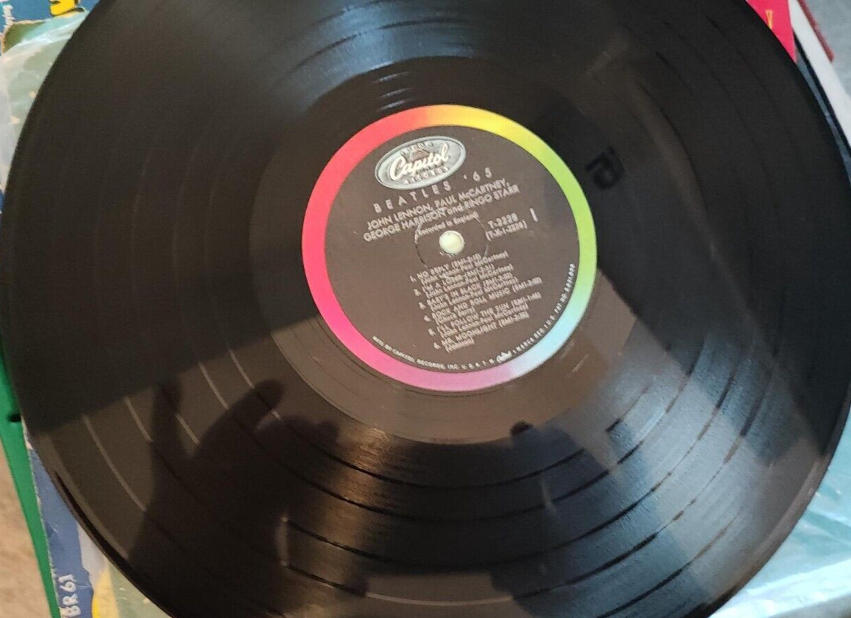 Real Nice Original “Mono” VG++ “BEATLES 65′ on Original Capitol Rainbow Label