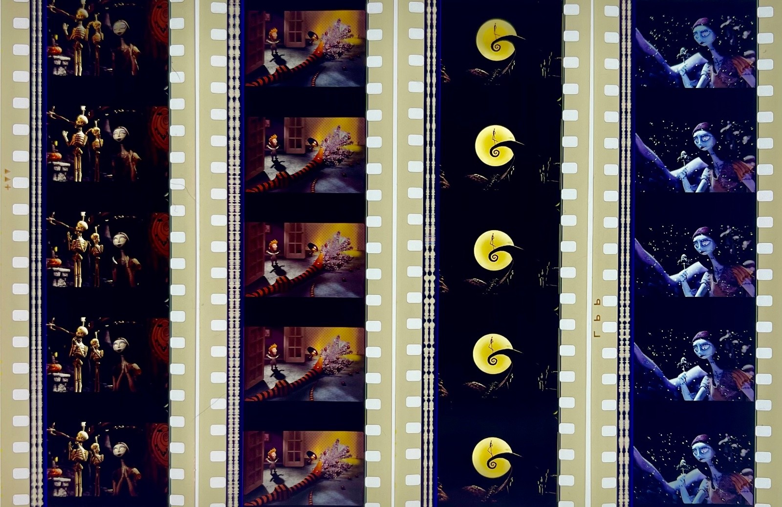 THE NIGHTMARE BEFORE CHRISTMAS 35mm 5 Cell Film Strip 4-Pack