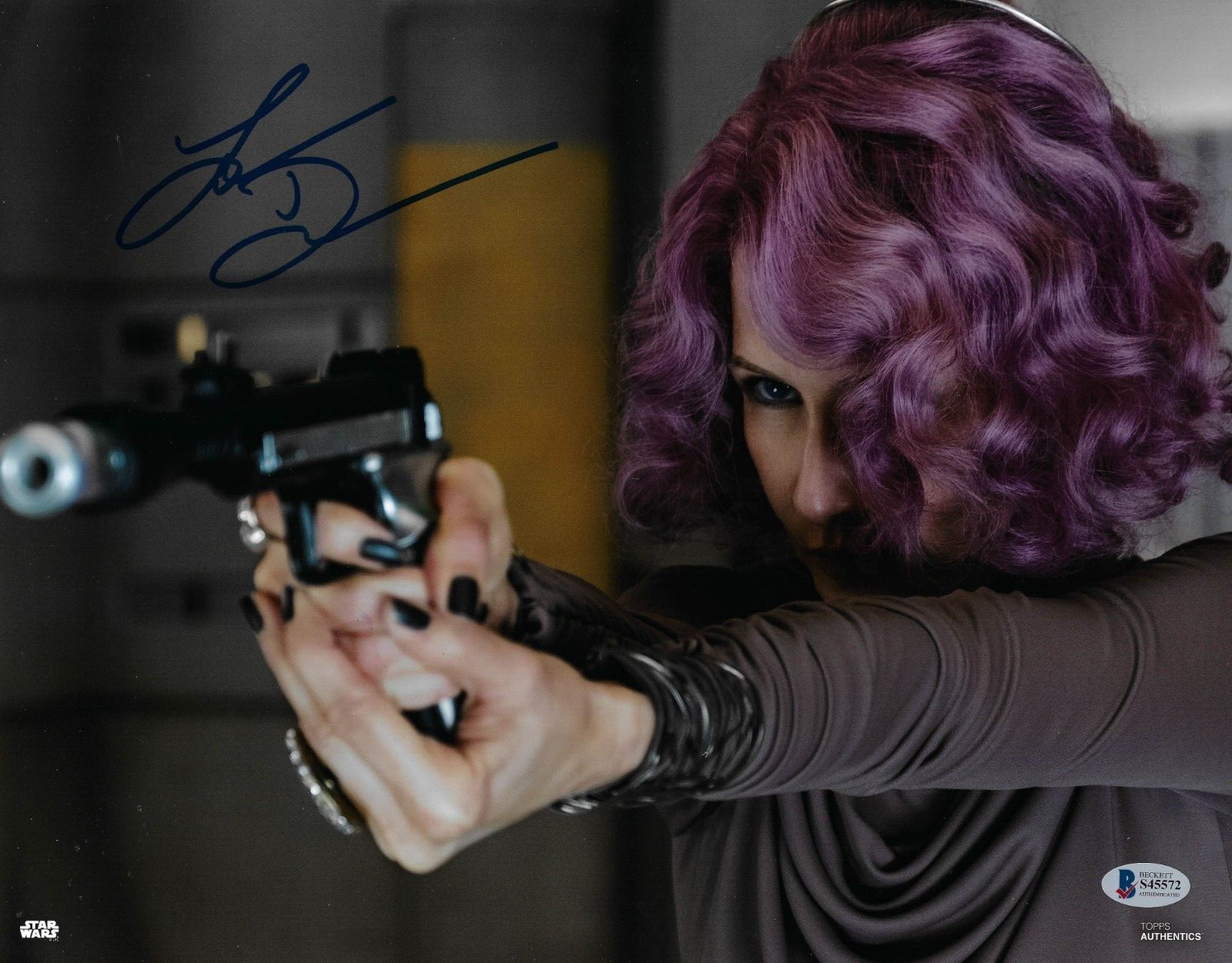 Laura Dern Signed Star Wars 11×14 Photo Holdo BAS Beckett COA