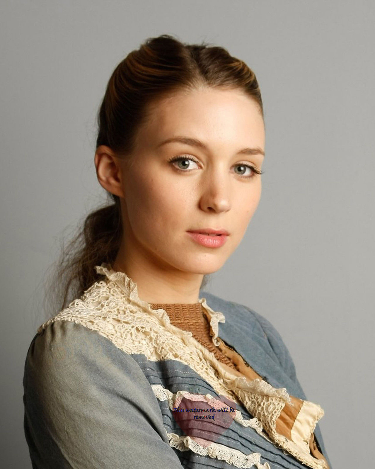 A Rooney Mara Beauty Posing Sideways 8×10 Picture Celebrity Print