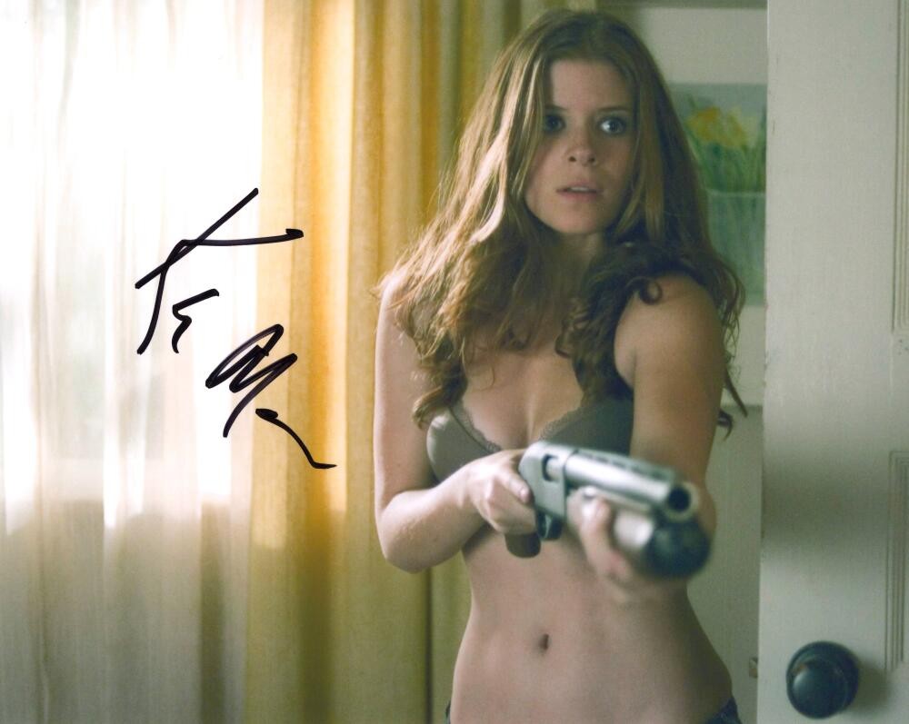 Kate Mara Signed Autograph 8×10 Photo – Sexy Shooter Star Sarah Fenn