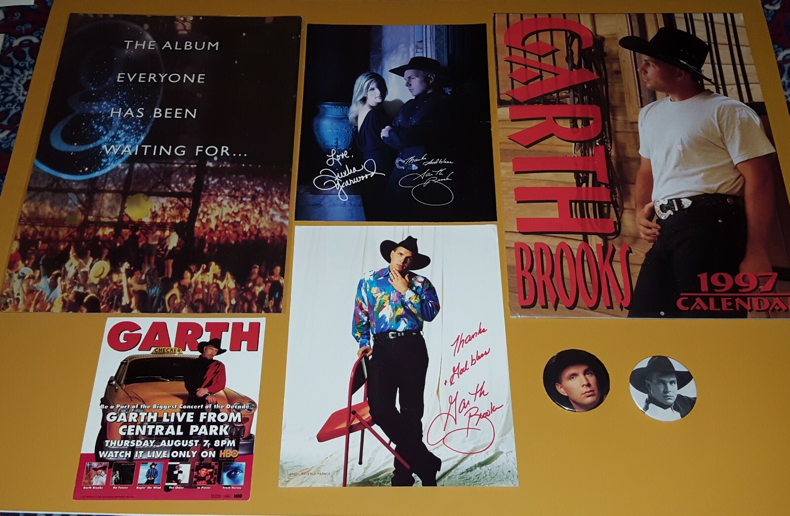 GARTH BROOKS LOT PROMO FOLDER SEVENS,SEALED CALENDAR, 2 SHOW BUTTONS, SCARECROW