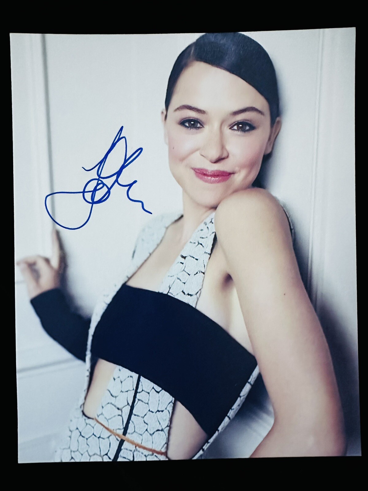 Tatiana Maslany signed 8×10 Photo In Person. She Hulk Marvel
