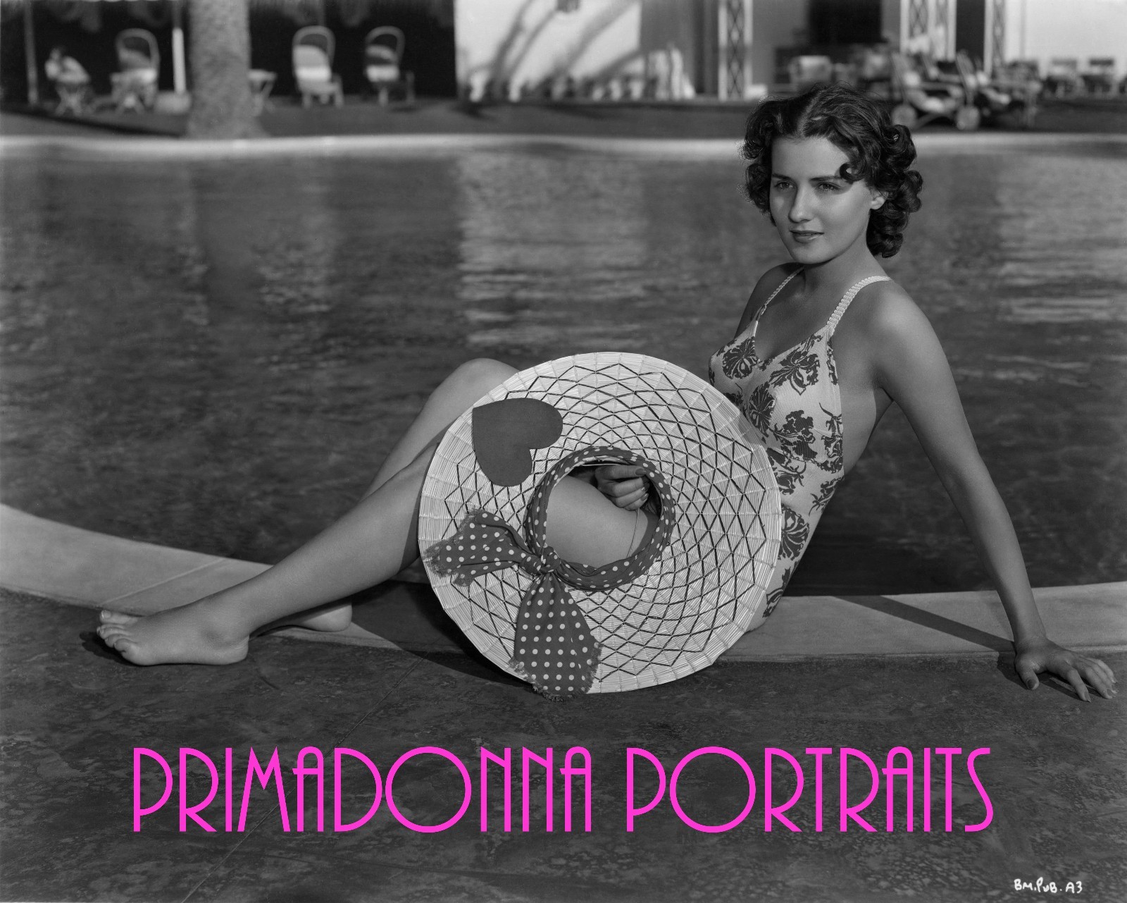 BRENDA MARSHALL 8X10 Lab B&W Photo 1940s SEXY SWIMSUIT & BIG HAT PORTRAIT
