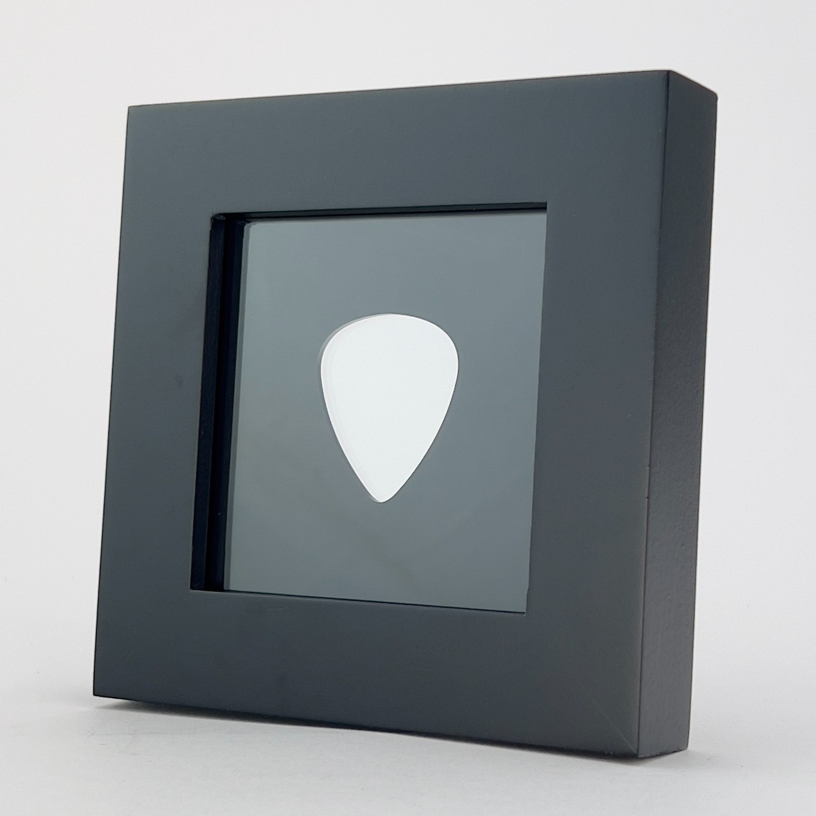 Plectrum SPECTRUM™ 3″ x 3″ BLACK #351 Regular Guitar Pick Display FRAME!