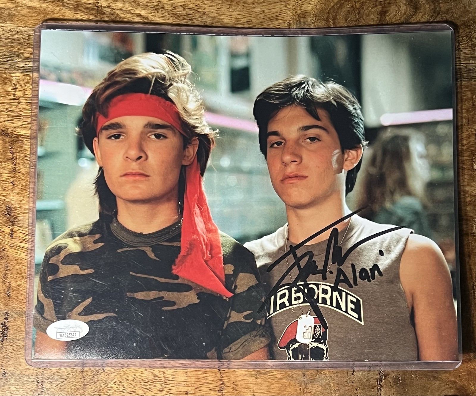 JAMISON NEWLANDER Signed 8×10 Photo THE LOST BOYS Autograph JSA COA Corey Feldm