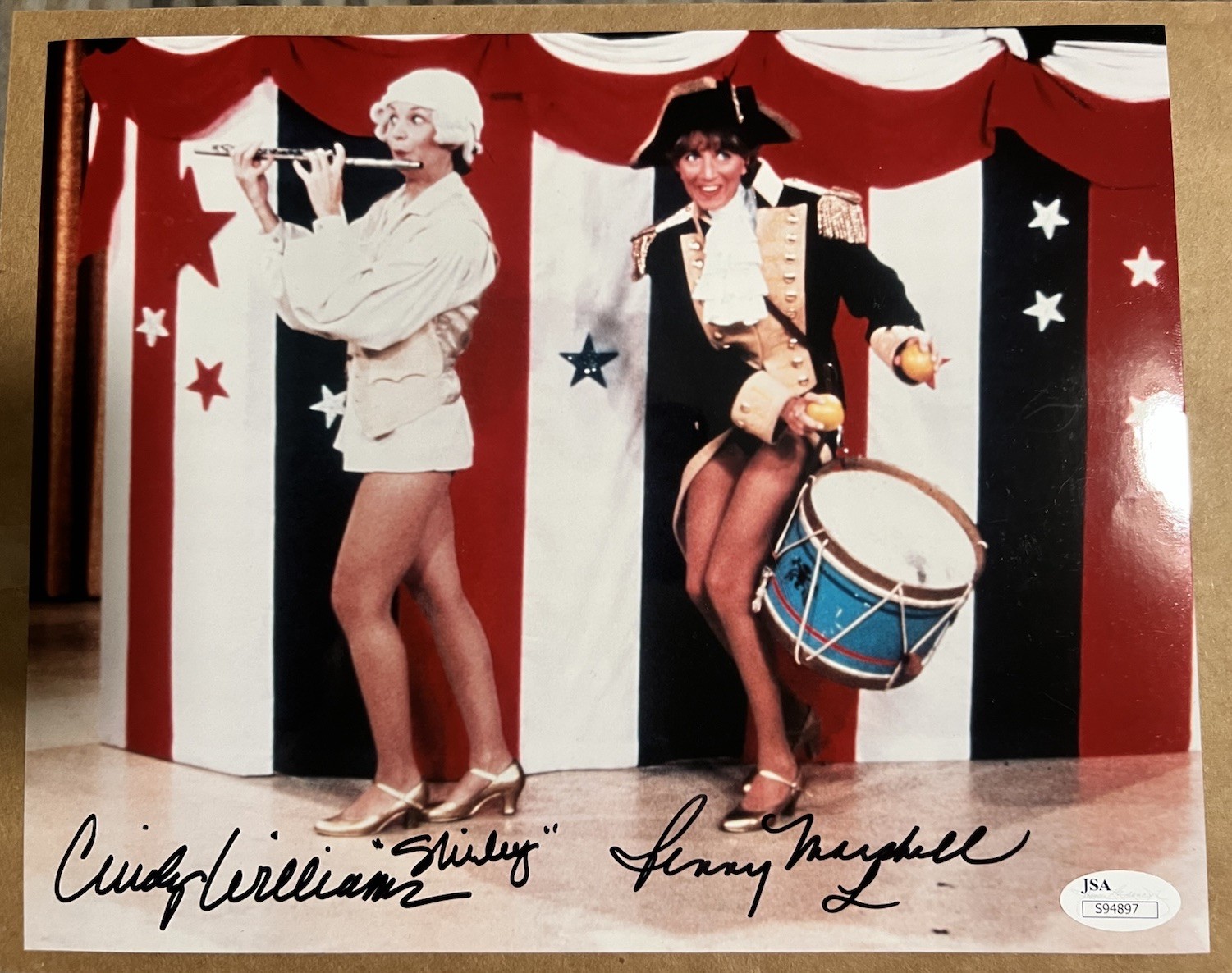 Laverne And Shirley Penny Marshal Cindy Williams signed Autographed Photo 8×10